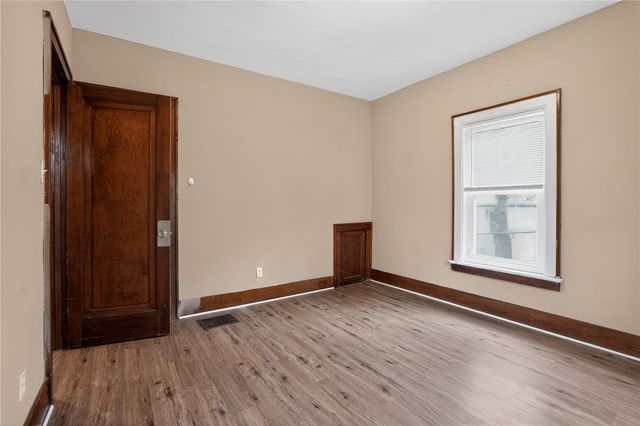 1170 Grandview Ave, Braddock Hills, PA 15104