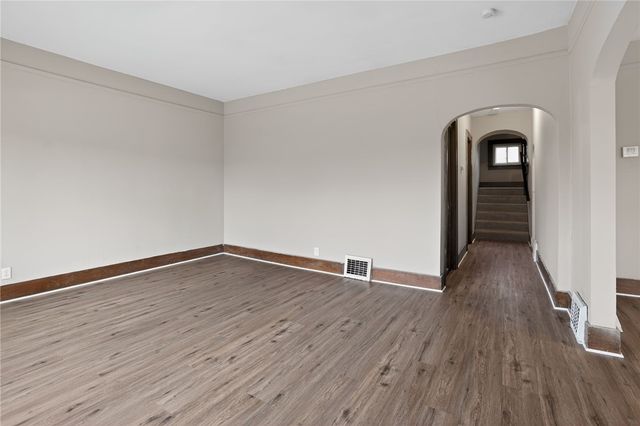 1170 Grandview Ave, Braddock Hills, PA 15104