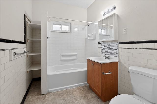 1170 Grandview Ave, Braddock Hills, PA 15104