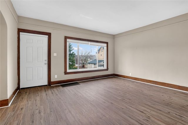 1170 Grandview Ave, Braddock Hills, PA 15104