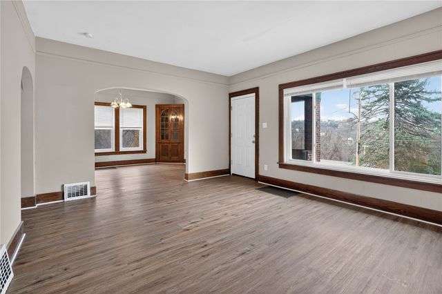 1170 Grandview Ave, Braddock Hills, PA 15104