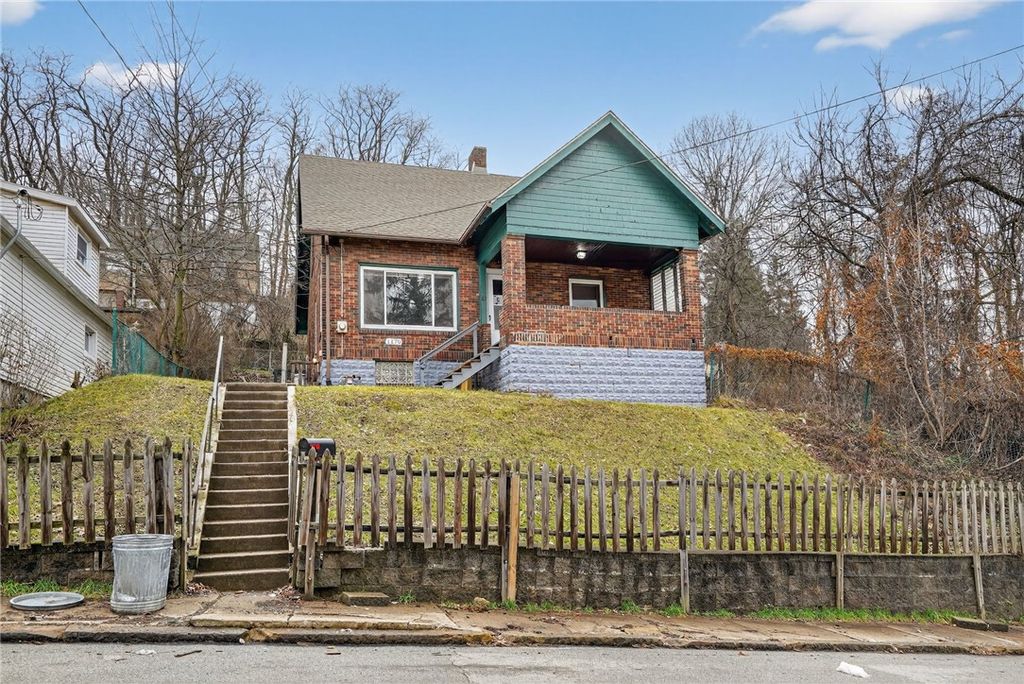 1170 Grandview Ave, Braddock Hills, PA 15104