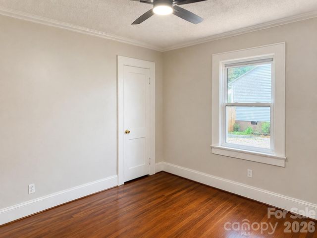 802 3rd Street SE, Conover, NC 28613