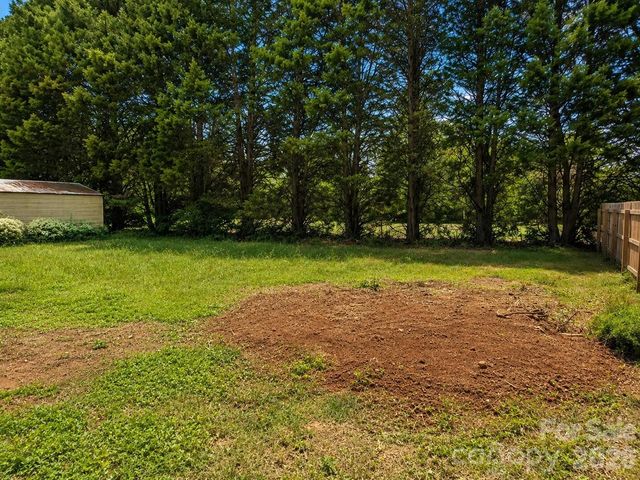 802 3rd Street SE, Conover, NC 28613