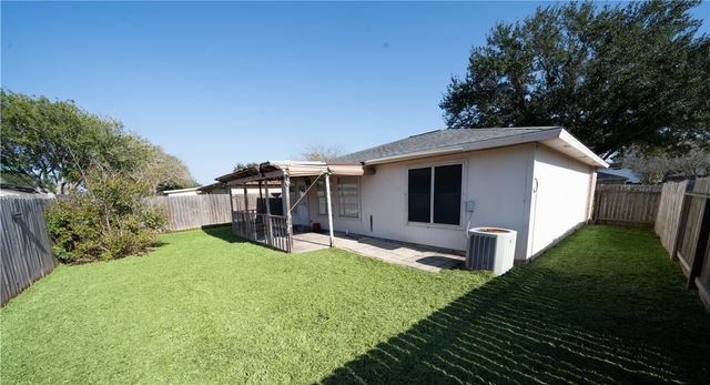 7733 Grizzley Dr, Corpus Christi, TX 78414