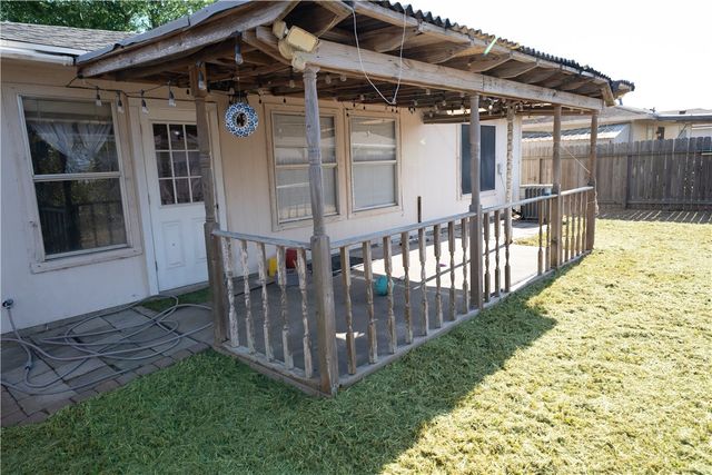 7733 Grizzley Dr, Corpus Christi, TX 78414