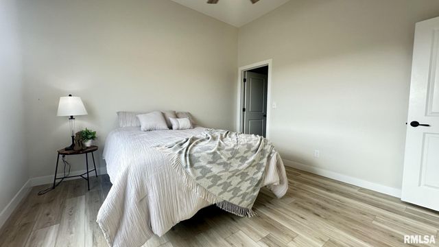 5039 CHESTNUT Street, Quincy, IL 62305