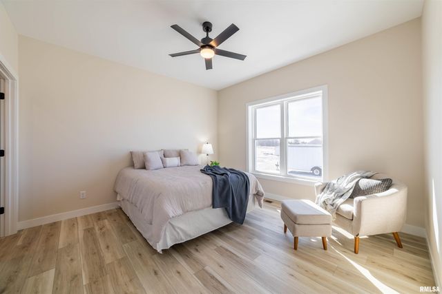 5039 CHESTNUT Street, Quincy, IL 62305