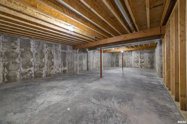 5039 CHESTNUT Street, Quincy, IL 62305