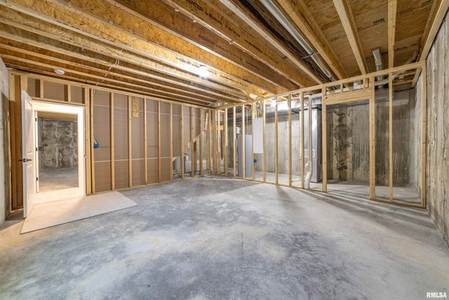 5039 CHESTNUT Street, Quincy, IL 62305