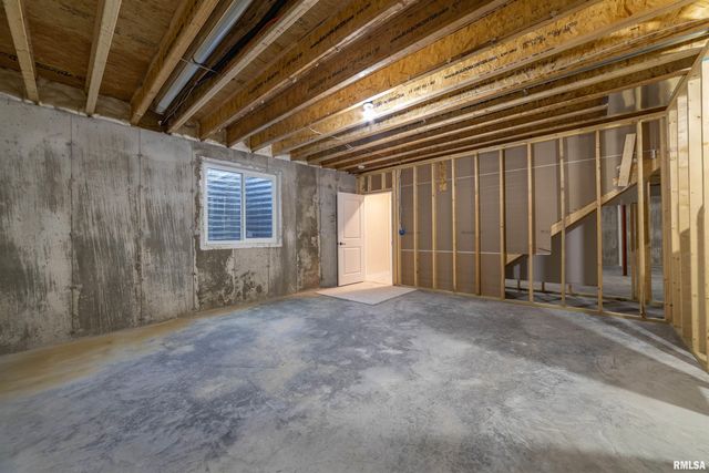 5039 CHESTNUT Street, Quincy, IL 62305