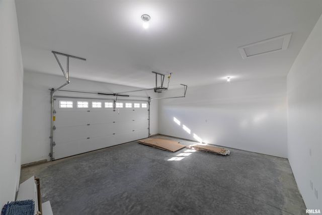 5039 CHESTNUT Street, Quincy, IL 62305