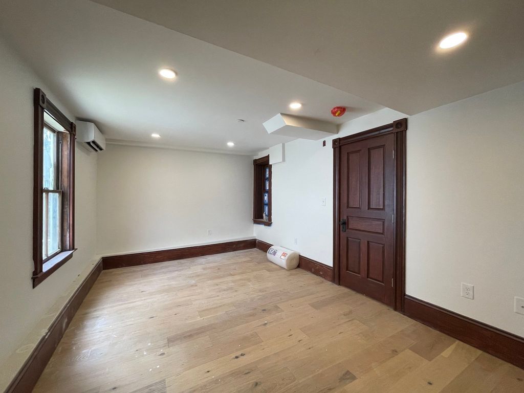 41 Summer St 4, Leominster, MA 01453
