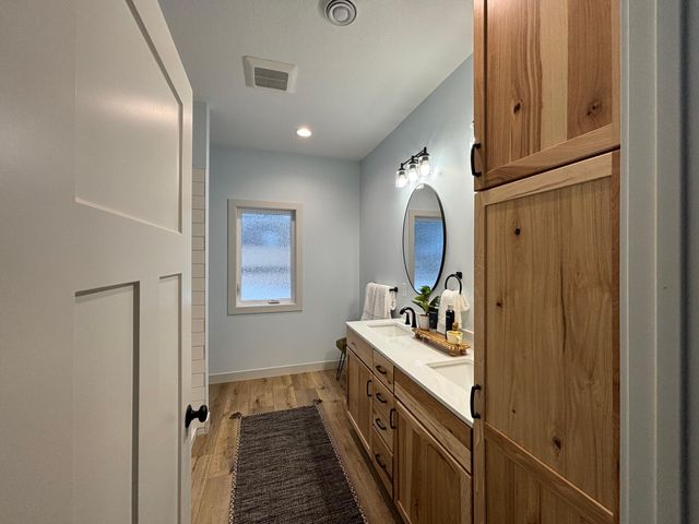 16 Tower Street, Kensington, MN 56343