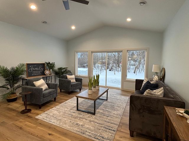 16 Tower Street, Kensington, MN 56343