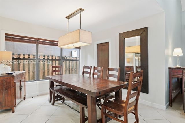 521 N Victoria Park Rd, Fort Lauderdale, FL 33301