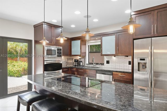 521 N Victoria Park Rd, Fort Lauderdale, FL 33301