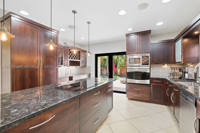 521 N Victoria Park Rd, Fort Lauderdale, FL 33301