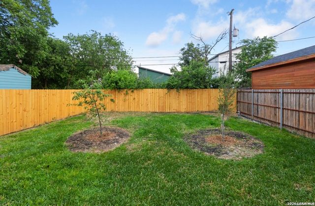 1422 Sherman, San Antonio, TX 78202