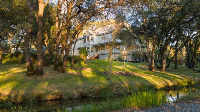 5790 Stanley Dr, Auburn, CA 95602