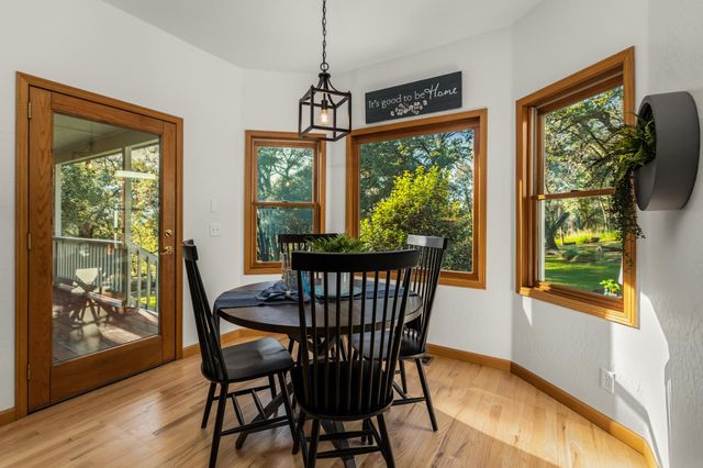 5790 Stanley Dr, Auburn, CA 95602