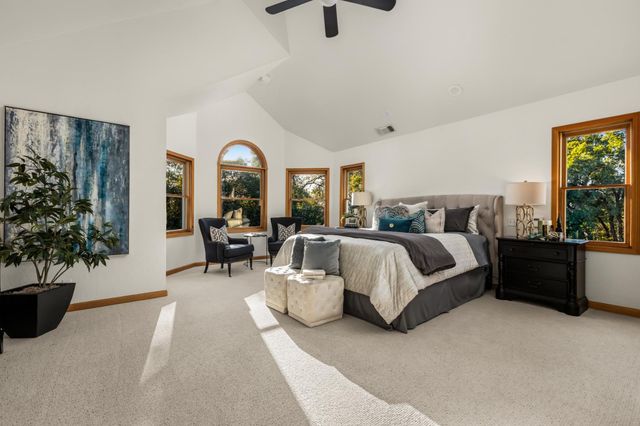 5790 Stanley Dr, Auburn, CA 95602