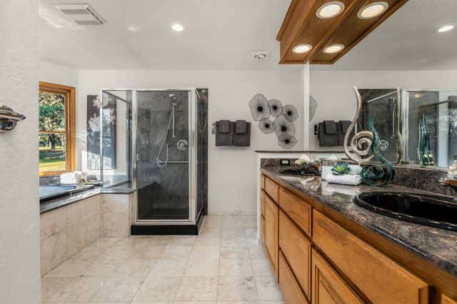 5790 Stanley Dr, Auburn, CA 95602