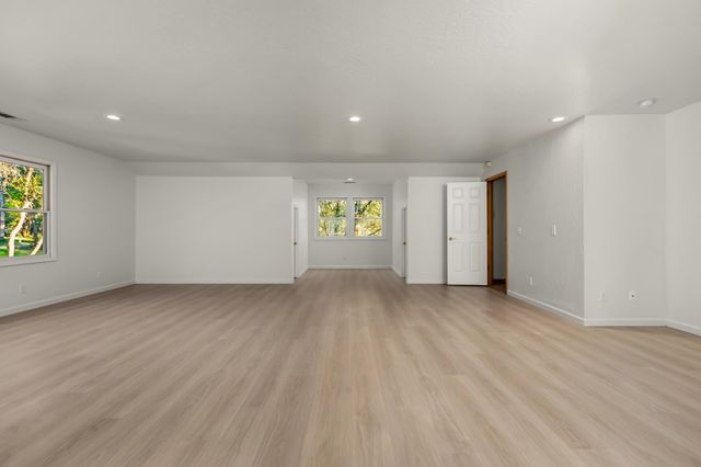 5790 Stanley Dr, Auburn, CA 95602