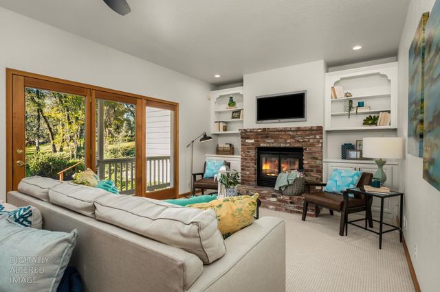 5790 Stanley Dr, Auburn, CA 95602