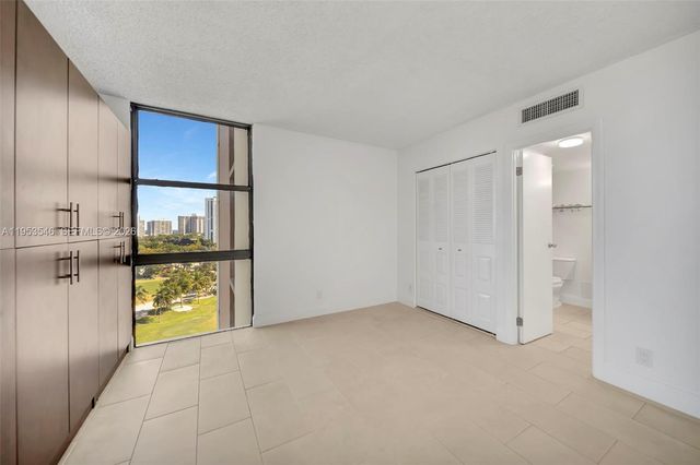 20379 W Country Club Drive 1232, Aventura, FL 33180
