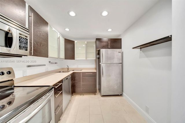 20379 W Country Club Drive 1232, Aventura, FL 33180