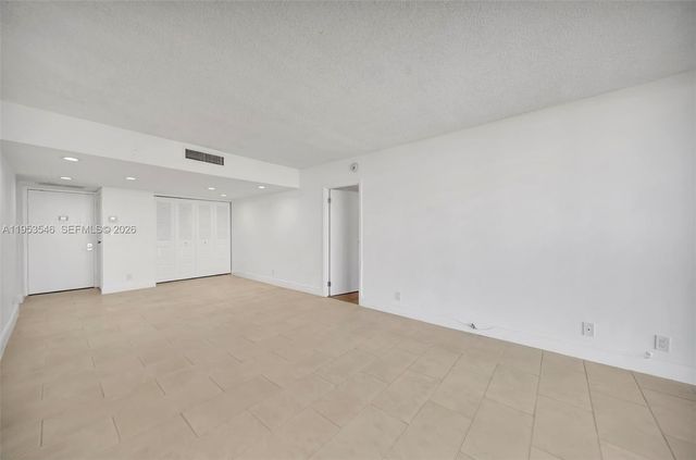 20379 W Country Club Drive 1232, Aventura, FL 33180