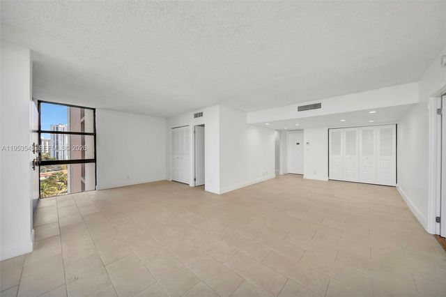 20379 W Country Club Drive 1232, Aventura, FL 33180