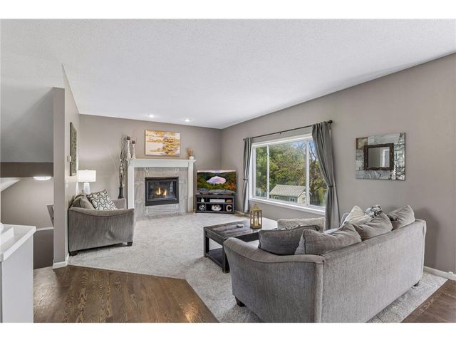 624 Dundee Avenue, River Falls, WI 54022