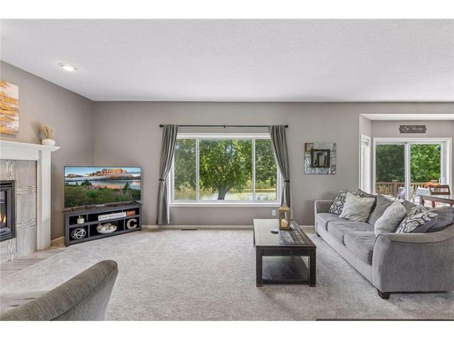 624 Dundee Avenue, River Falls, WI 54022