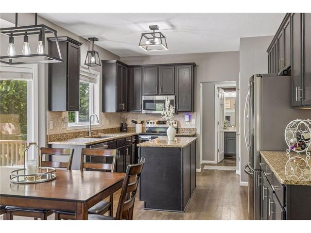 624 Dundee Avenue, River Falls, WI 54022