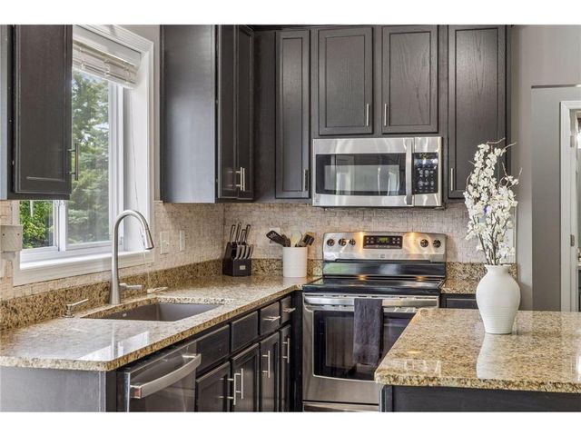 624 Dundee Avenue, River Falls, WI 54022