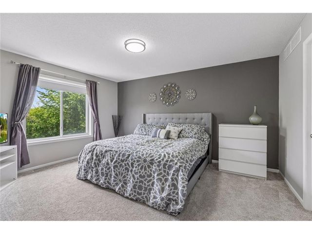 624 Dundee Avenue, River Falls, WI 54022