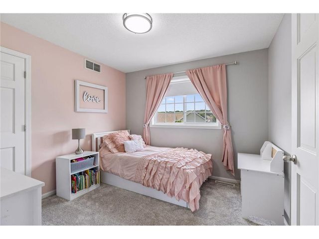 624 Dundee Avenue, River Falls, WI 54022