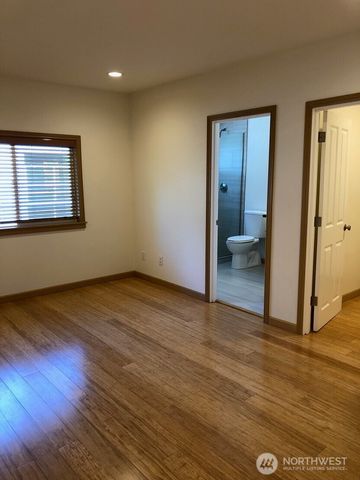 7447 Corliss Avenue N, Seattle, WA 98103