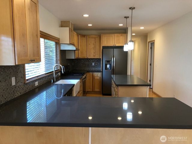 7447 Corliss Avenue N, Seattle, WA 98103