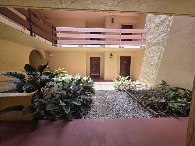 8800 SW 123rd Ct J105, Miami, FL 33186
