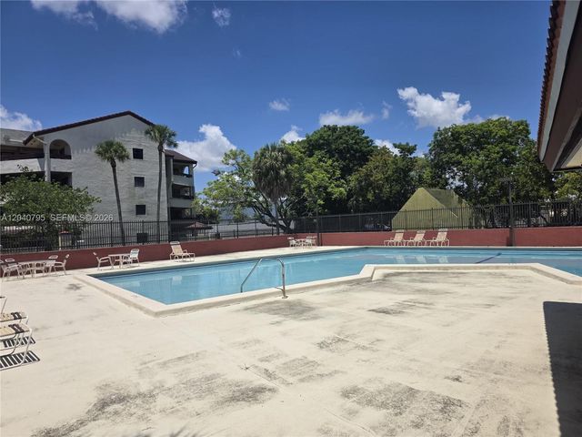 8800 SW 123rd Ct J105, Miami, FL 33186