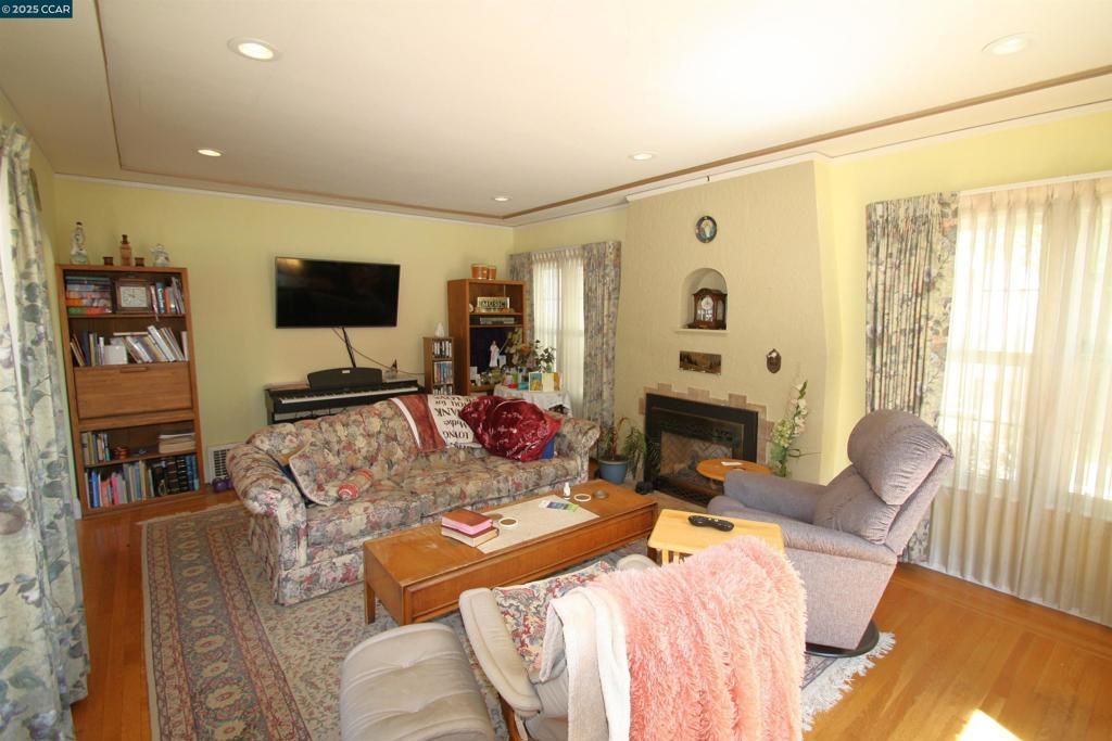 Image 12 of property listing at 2825 Concord Blvd, Concord, CA 94519