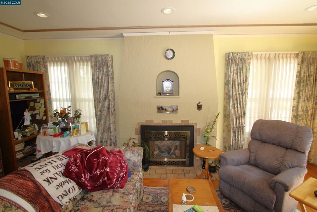 Image 17 of property listing at 2825 Concord Blvd, Concord, CA 94519