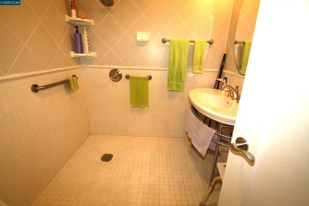 Image 31 of property listing at 2825 Concord Blvd, Concord, CA 94519