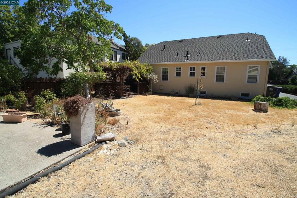 Image 6 of property listing at 2825 Concord Blvd, Concord, CA 94519