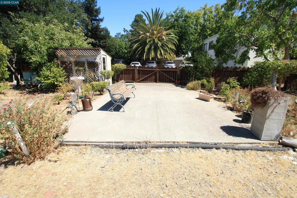 Image 8 of property listing at 2825 Concord Blvd, Concord, CA 94519