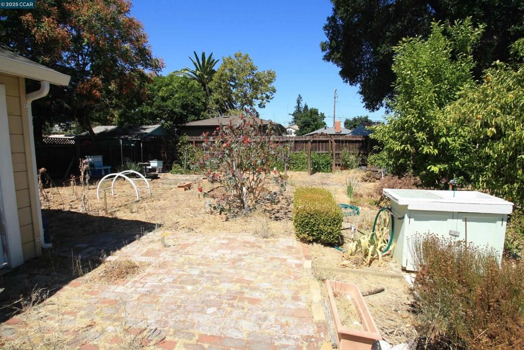 Image 9 of property listing at 2825 Concord Blvd, Concord, CA 94519