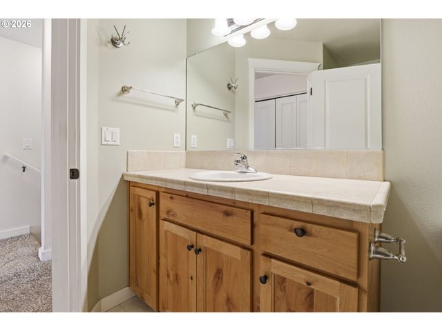 581 Se 204TH Pl, Gresham, OR 97030